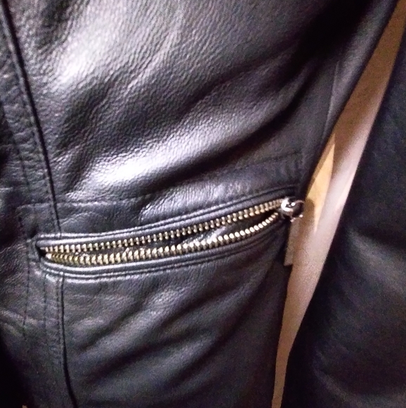 😎Gorgeous supple designer Leather moto jacket by Vince - Picture 5 of 14